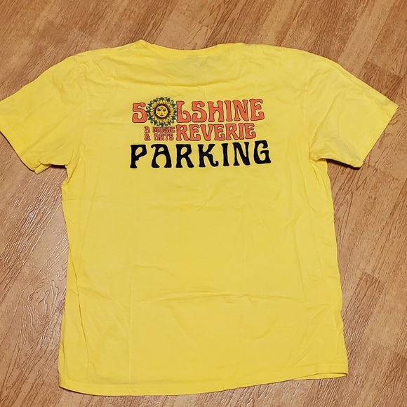 Yellow Large Graphic T-shirt Solshine Music & Arts Reverie Parking men's large - Picture 1 of 7